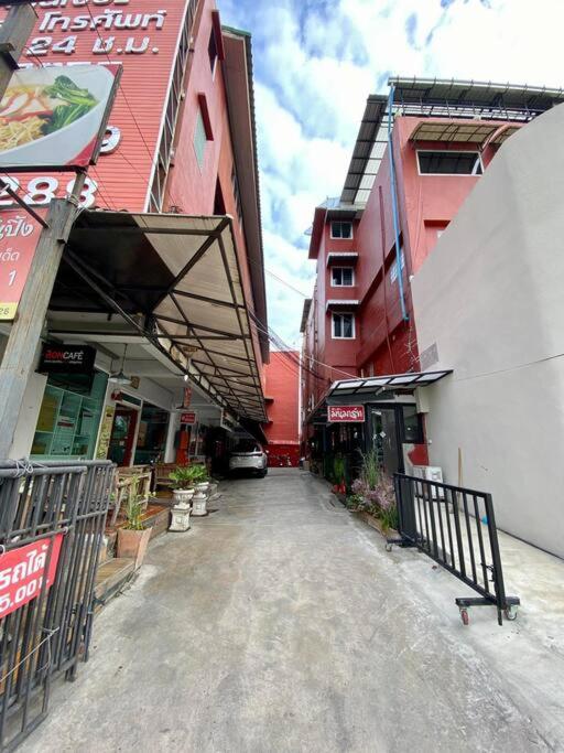 Ratanawong Place 807 Bangkok Exterior photo